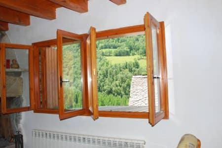 Casa Pirineu Holiday home Esterri de Cardos